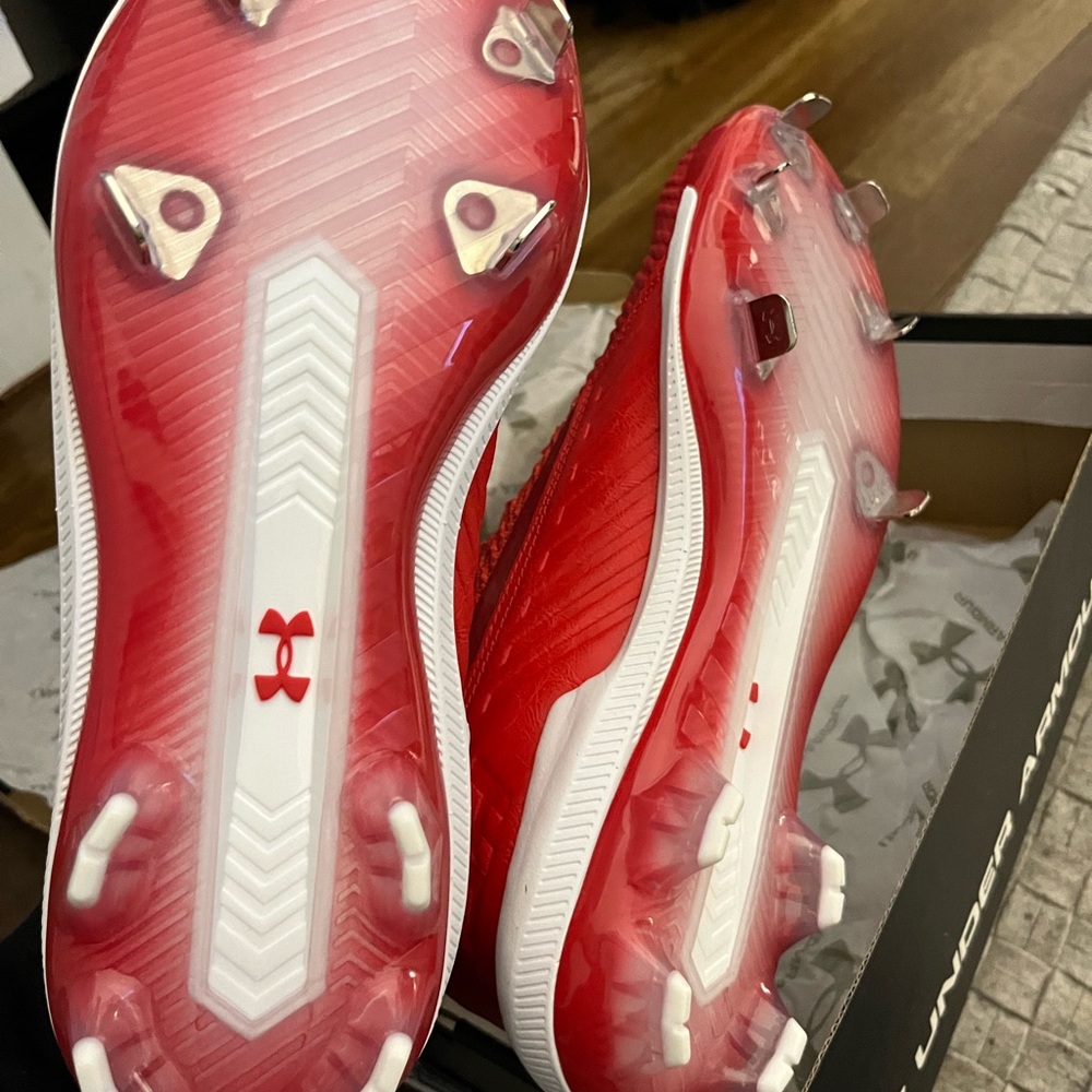 Men’s size 8 metal baseball cleats - Picture 3 of 4